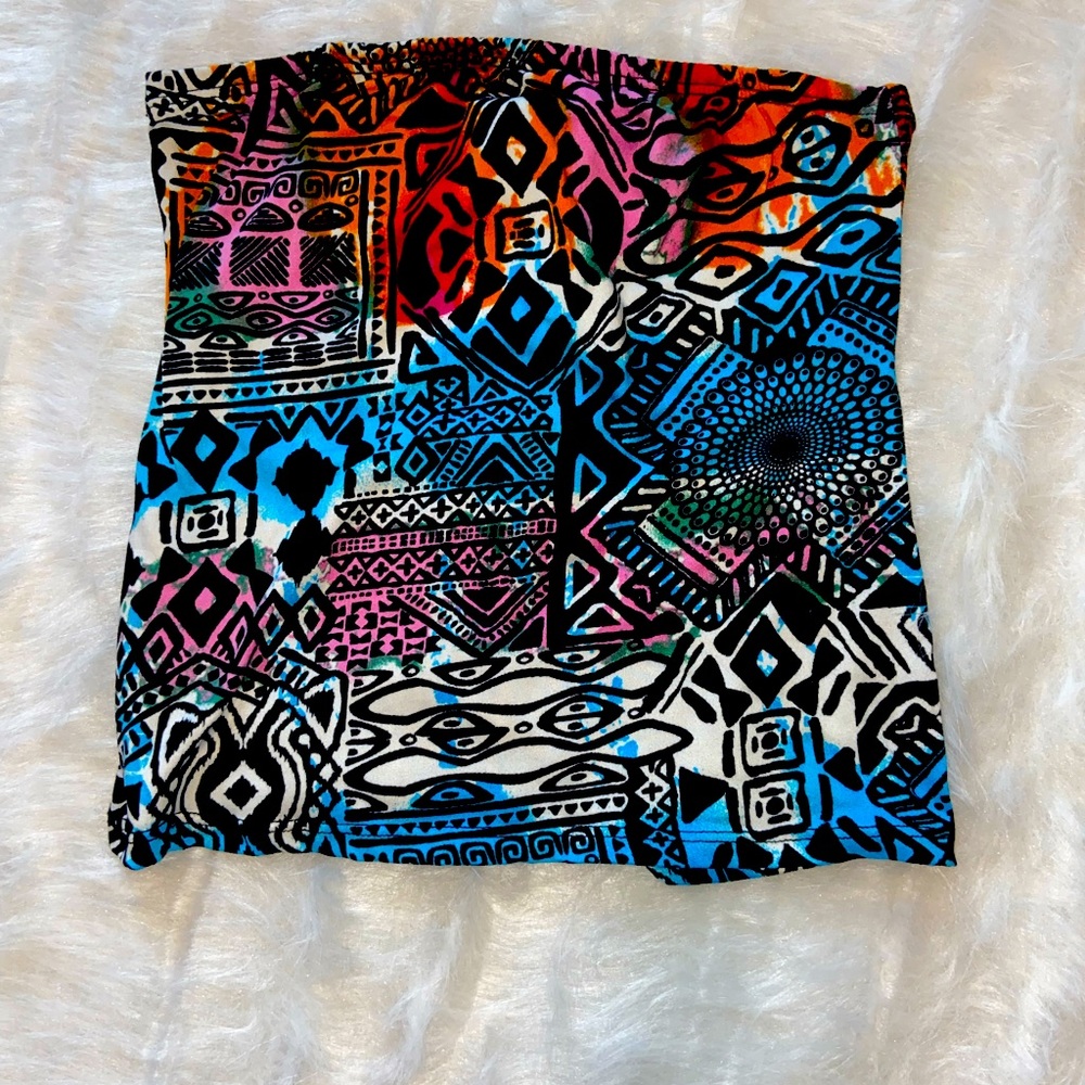 2 Croptops (SWIPE) - Picture 2 of 2